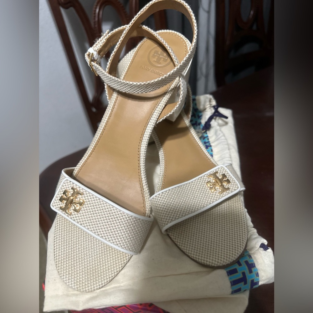 SOLD‼️🌸Tory Burch Kira Sandals🌸